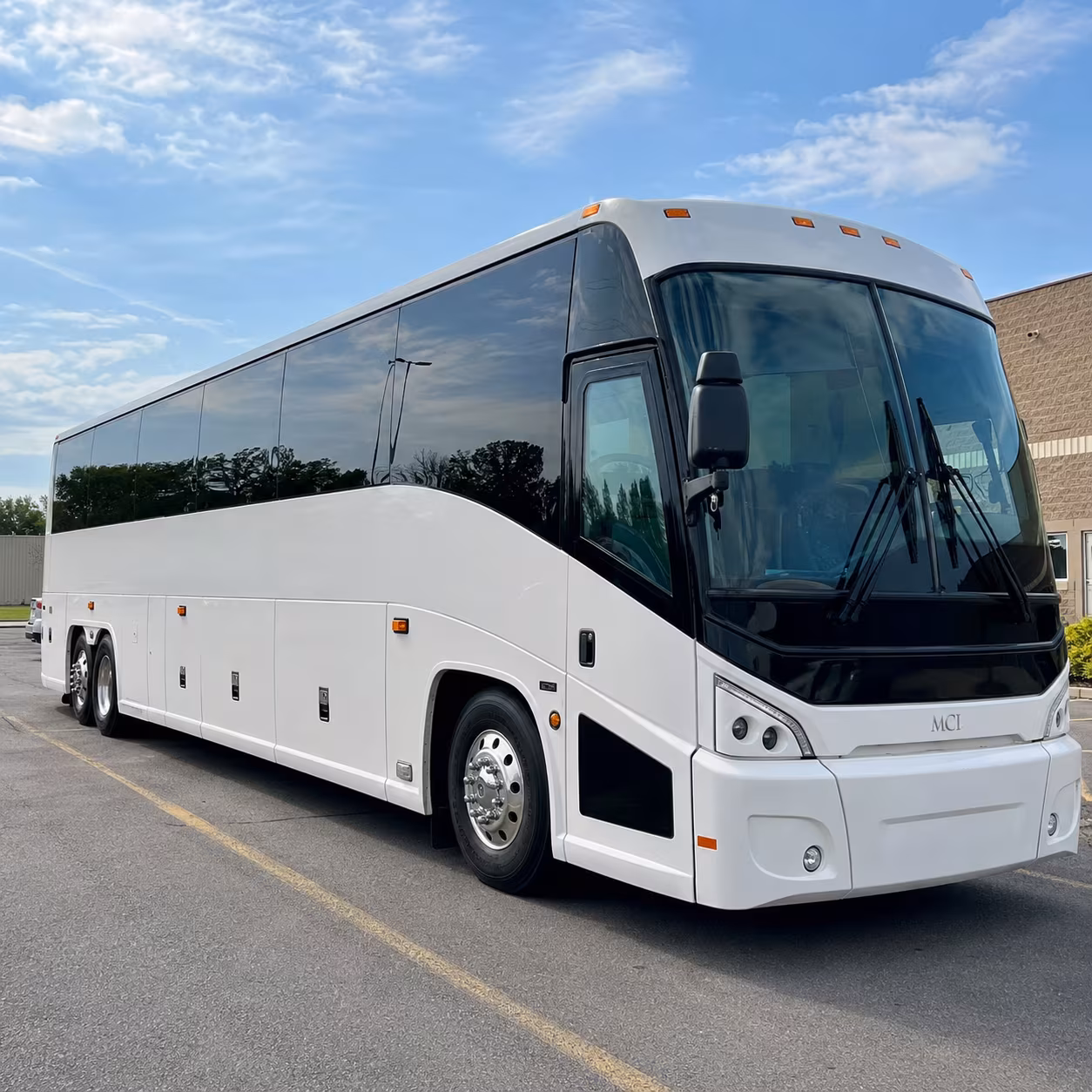charter buses to tulalip amphitheater for summer shows